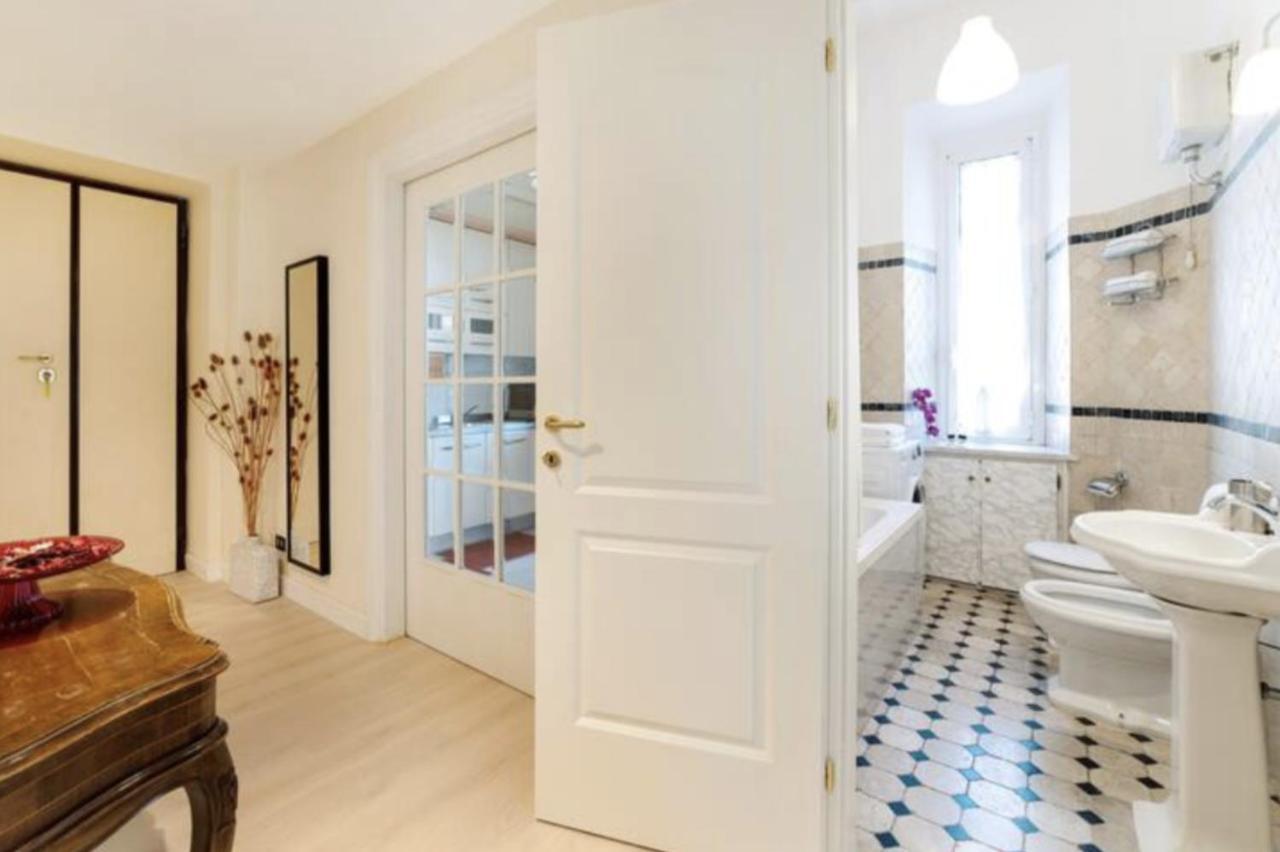 Sunny Flat In Elegant Building Close To Colosseum Roma Exterior foto